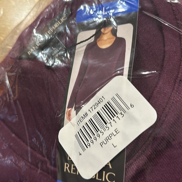 NWT Banana Republic Ladies' Long Sleeve Top - Scoop Neck - Picture 6 of 6